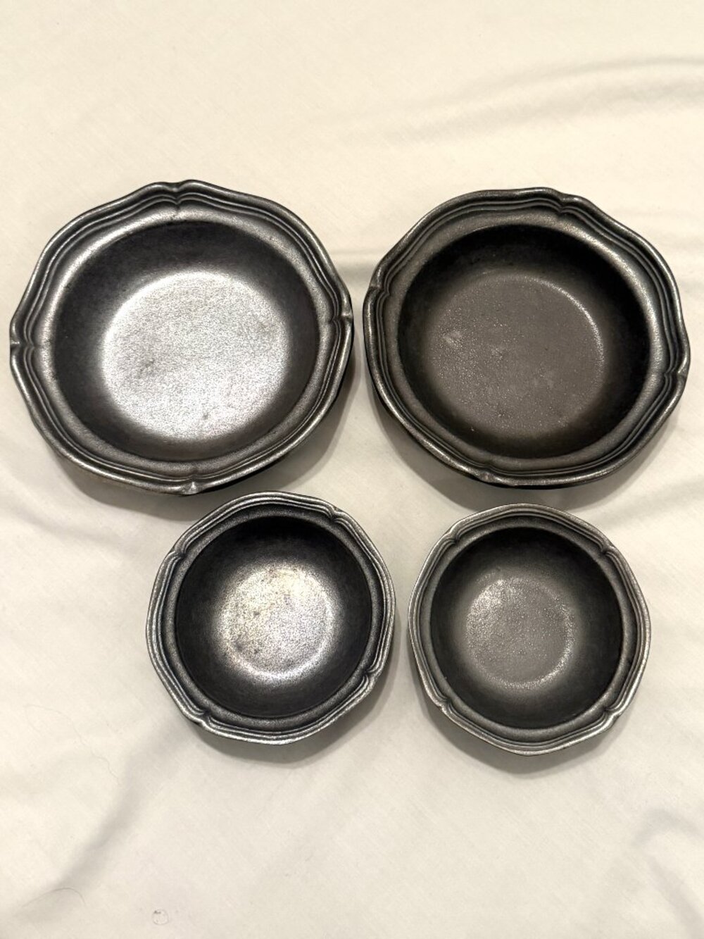 Vintage Wilton Pewter Armetale Bowls 2 Large and 2 USA Made Country French